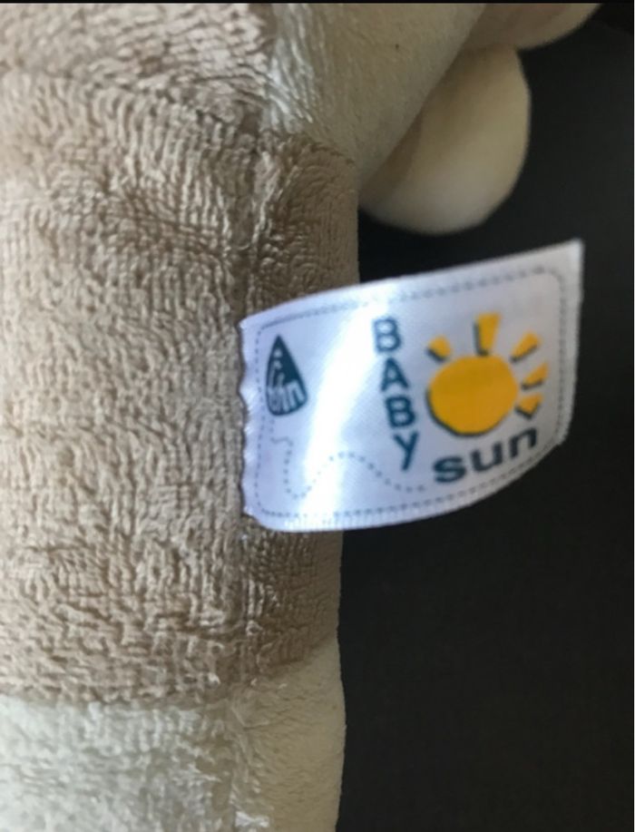 berceuse doudou girafe baby sun excellent état, passée en machine avant l’annonce beige et bleu - photo numéro 4