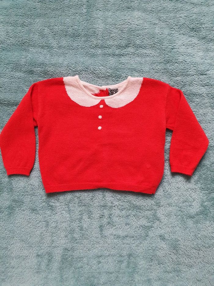 Tres beau pull 12 mois