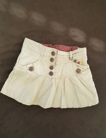 Jupe taille 4ans en très bon état