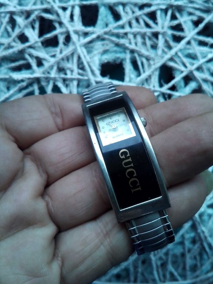 Montre vintage GUCCI femme - photo numéro 2