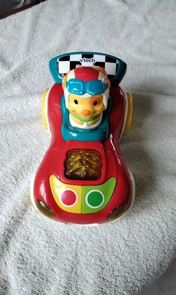 Voiture  musical  ,parlante  ,baby  rallye  ,Vtech  ,vers  12 mois
