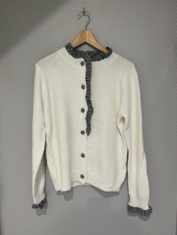 Gilet blanc neuf. - photo numéro 3