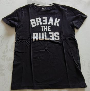 T-shirt noir imprimé T: 12 ans