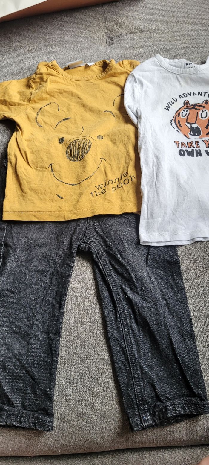 Lot pantalon et 2 t-shirt manches longues