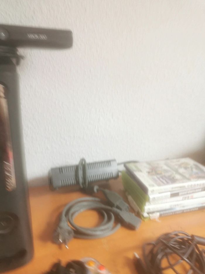 Xbox 360+ kinect + jeux - photo numéro 2