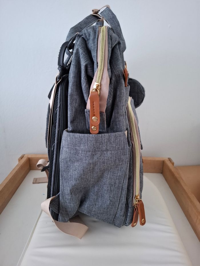 !NEUF!Sac à langer multifonctions (lit, chauffe bibi, doseur, etc) - photo numéro 3