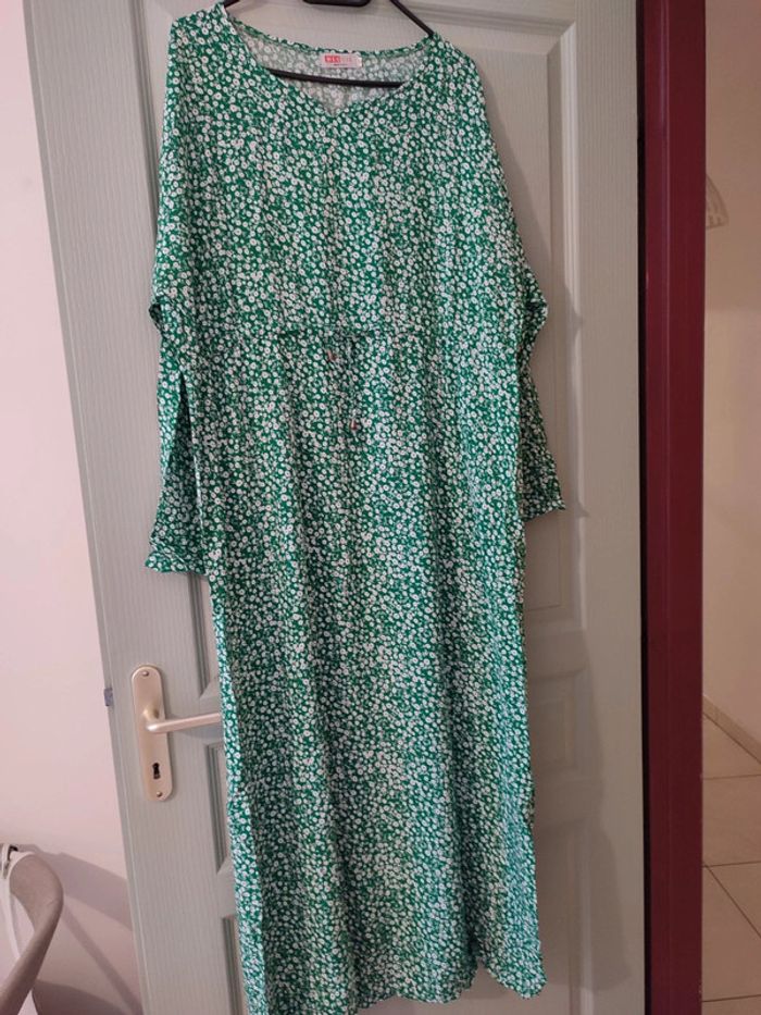 Robe longue légère à fleurs - photo numéro 3