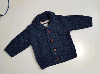 Joli cardigan à col en maille