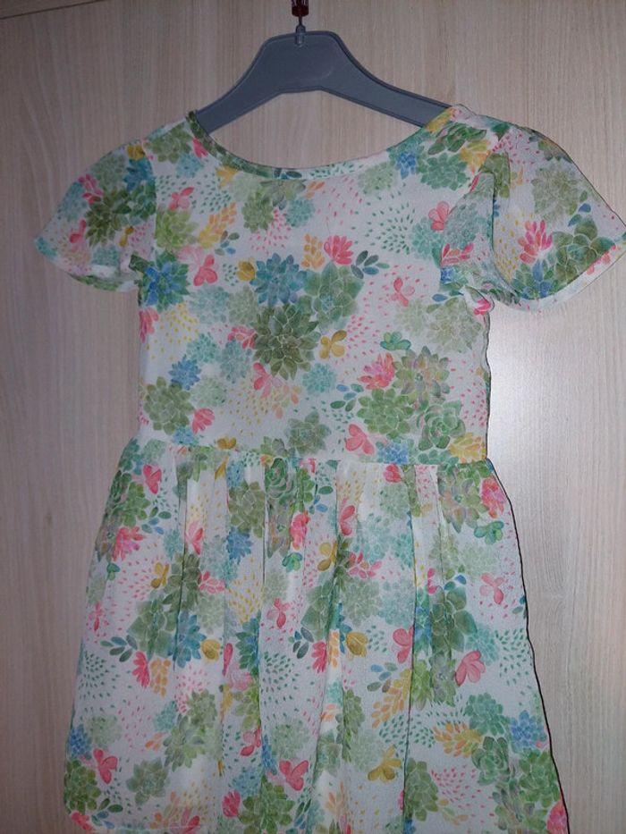 Robe fille T : 5 ans - photo numéro 2