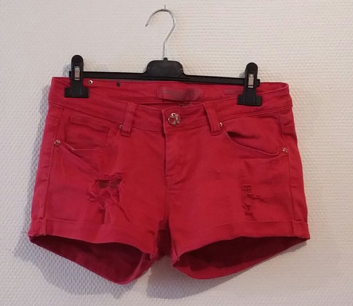 Short en jeans rouge - photo numéro 3