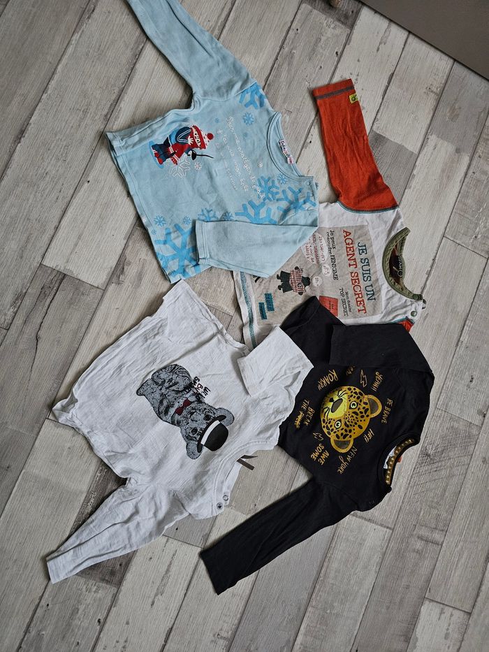 Lot 4 tee shirt 12 mois