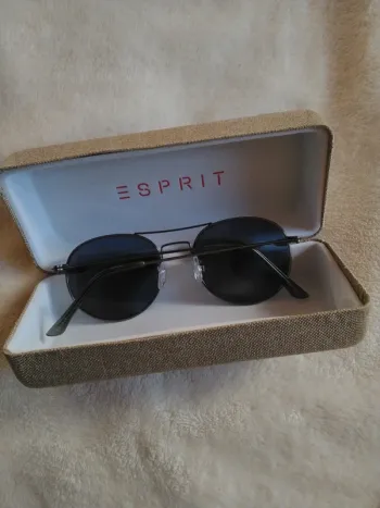 Lunette de soleil Esprit