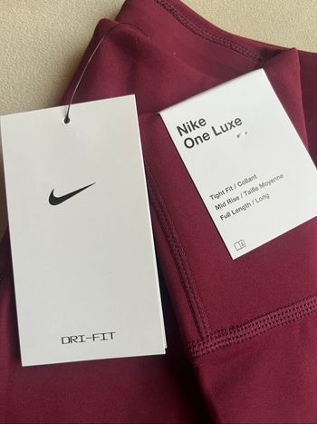 Legging marque Nike pour femme.Neuf avec étiquette