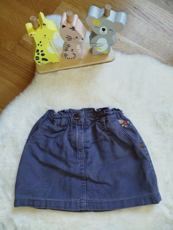 Jupe courte à fleurs 