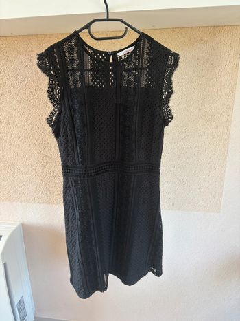 Robe camaïeu noire à dentelle taille 36