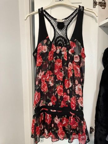 Top Jacqueline Riu taille 38 fleurs et dentelle , noir