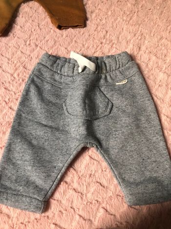 Jogging taille 3 mois  Très bon état !