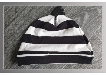 bonnet bébé noir rayé blanc H&M 4-6mois/68cm