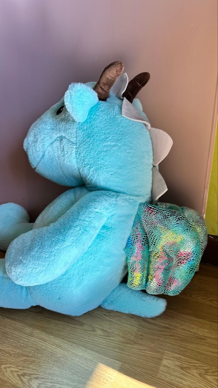 Grande peluche JouéClub Dragon bleu turquoise - neuve - photo numéro 6