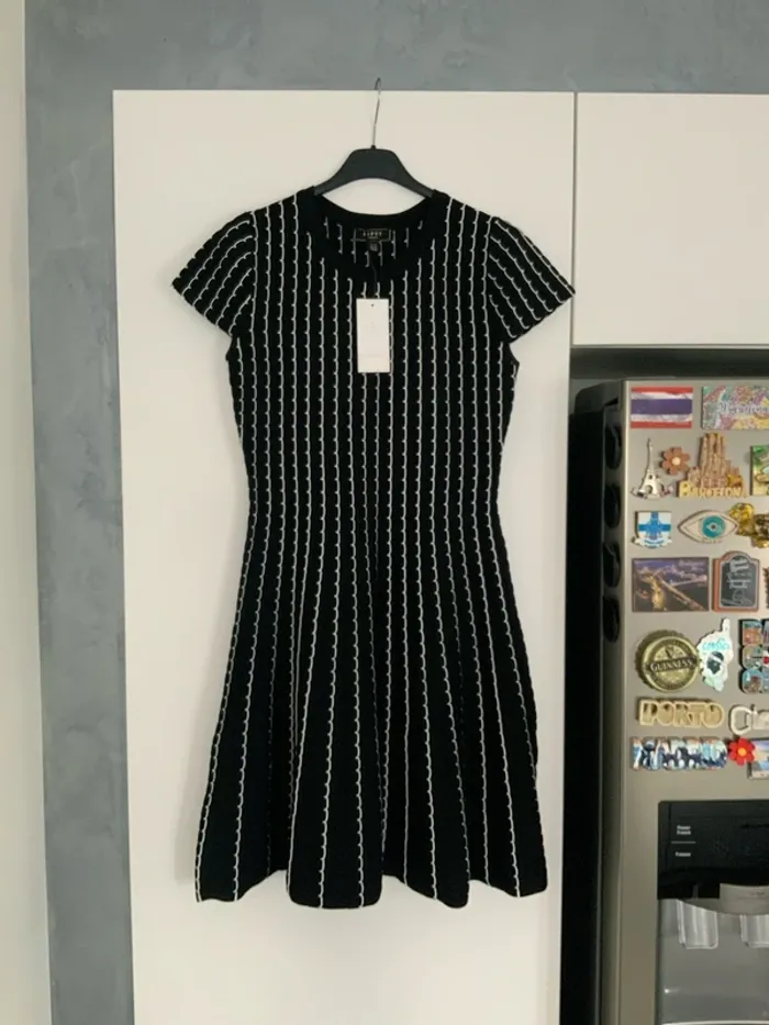 Robe lipsy noir et blanche
