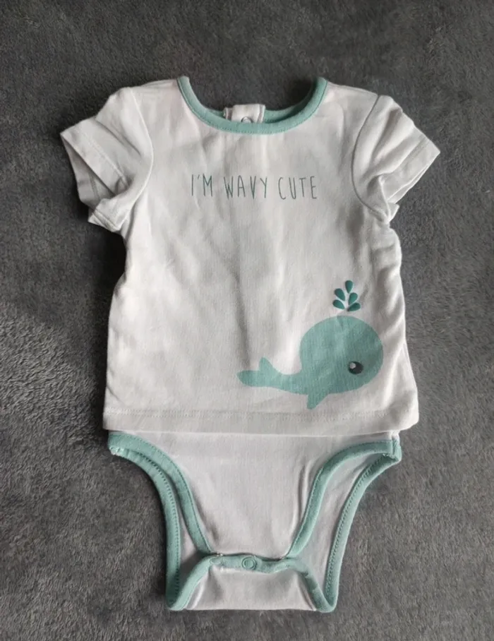 Bodies t-shirt taille 1 mois - photo numéro 2