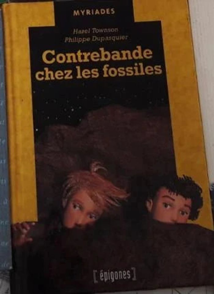 Lot 2 livres: Contrebande Chez Les Fossiles et le ventre du serpent - photo numéro 2