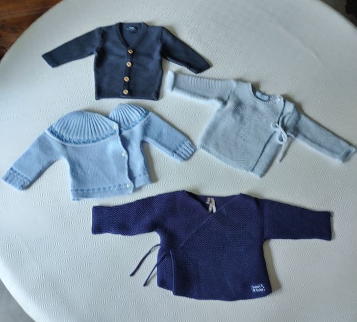Lot complet de vêtements taille 1 mois - photo numéro 3