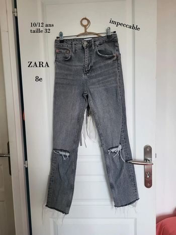 Jean genoux troués Zara taille 32 12 ans impeccable