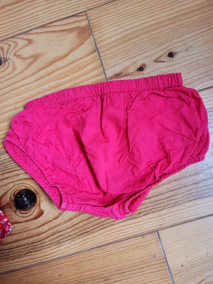 Robe rouge fleurie (23 mois) - photo numéro 4