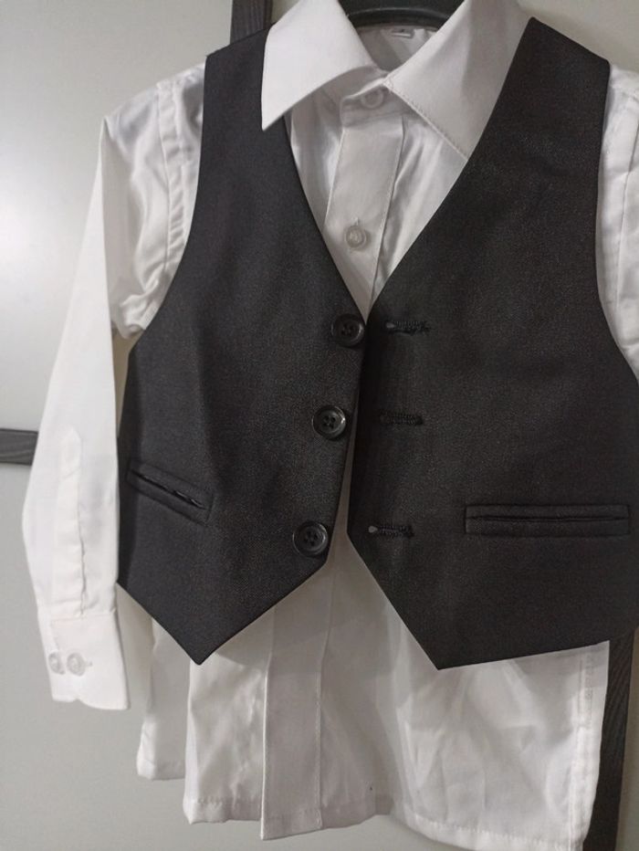 Costume 4 pièces 3 ans - photo numéro 4