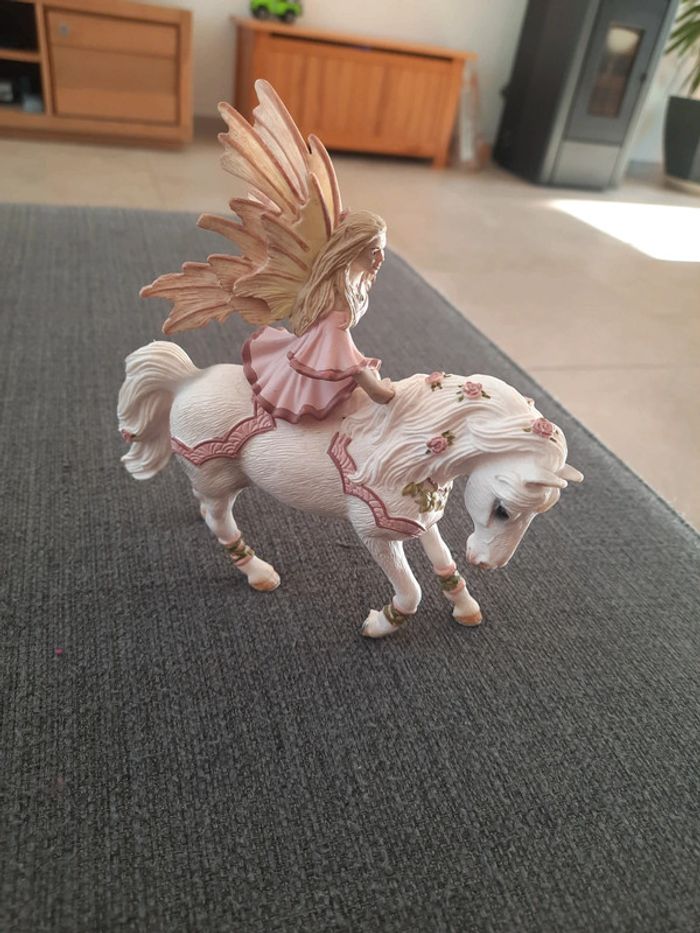 Figurine cheval et fée - photo numéro 3