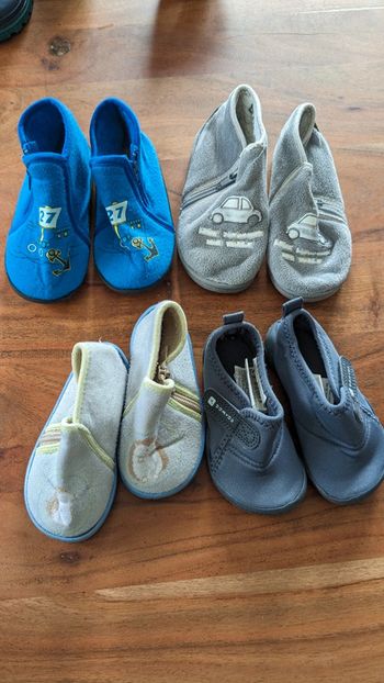 4 paires de chaussons