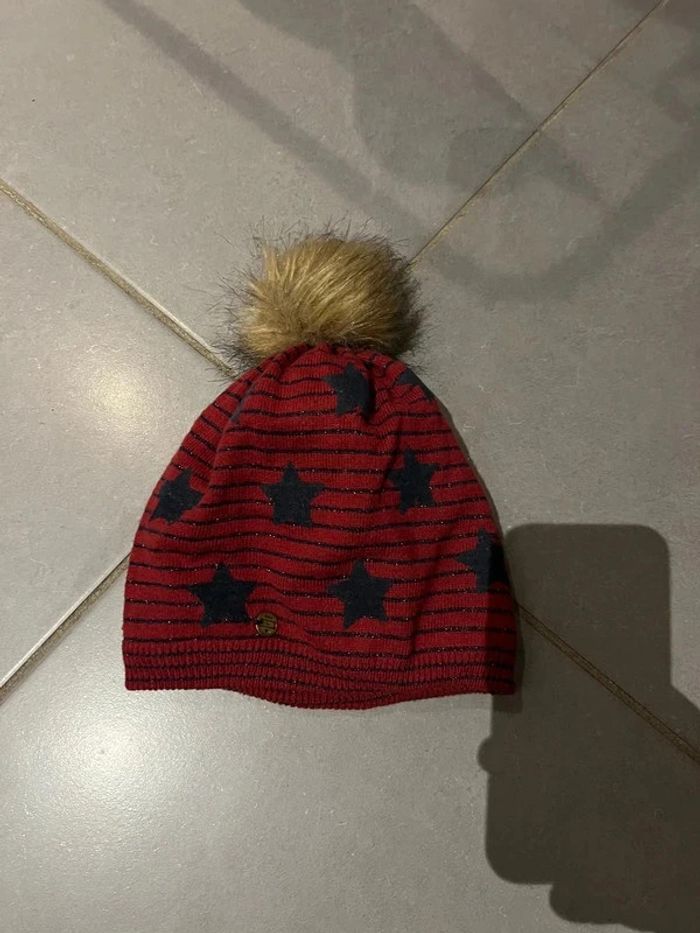 Bonnet avec pompon (imitation fourrure) à petites rayures - Ikks - Étoiles - Rouge - 3/4 ans