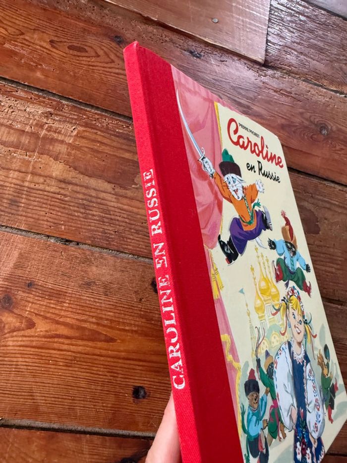 Moyen 1 - Livre édition limitée reliure rouge Caroline en Russie Pierre Probst bd - photo numéro 4