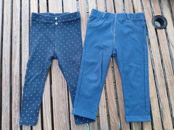 Deux pantalons bébé