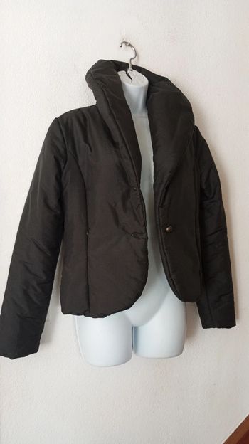 Veste courte matelassée femme.38..