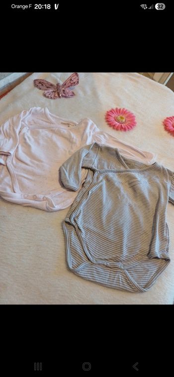 Lot de 2 bodies bébé taille 3 mois