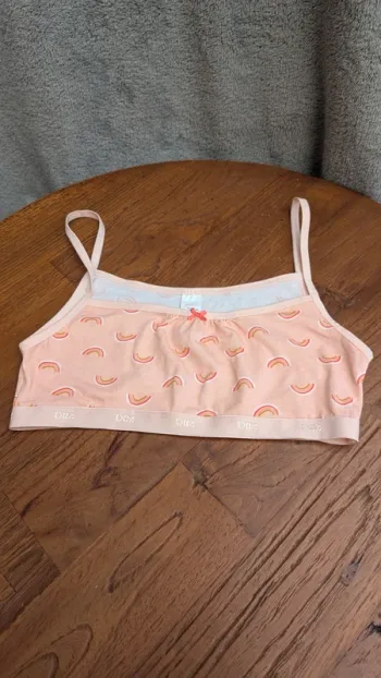 Brassière Dim 16 ans neuve