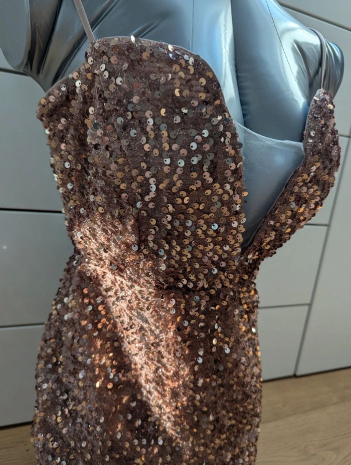 Robe à sequins - photo numéro 2