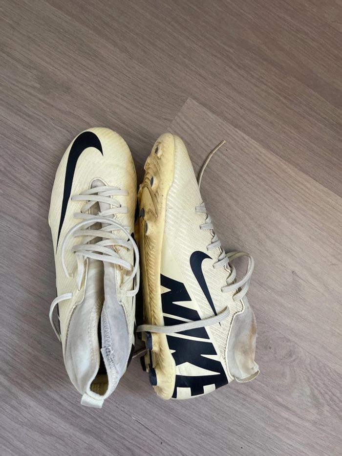 Baskets de foot nike - photo numéro 5