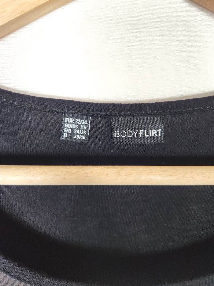 T-shirt Bodyflirt Noir Motif Visage Femme - Taille XS - photo numéro 3