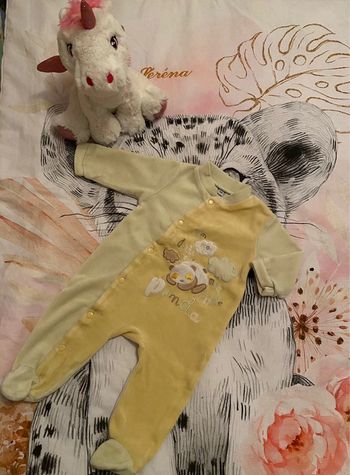 Pyjama velours, taille 3 mois, sans marque.