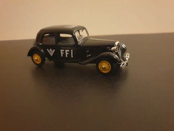 Miniature 1/43 Citroën Traction 11 Légère 1944 FFI
