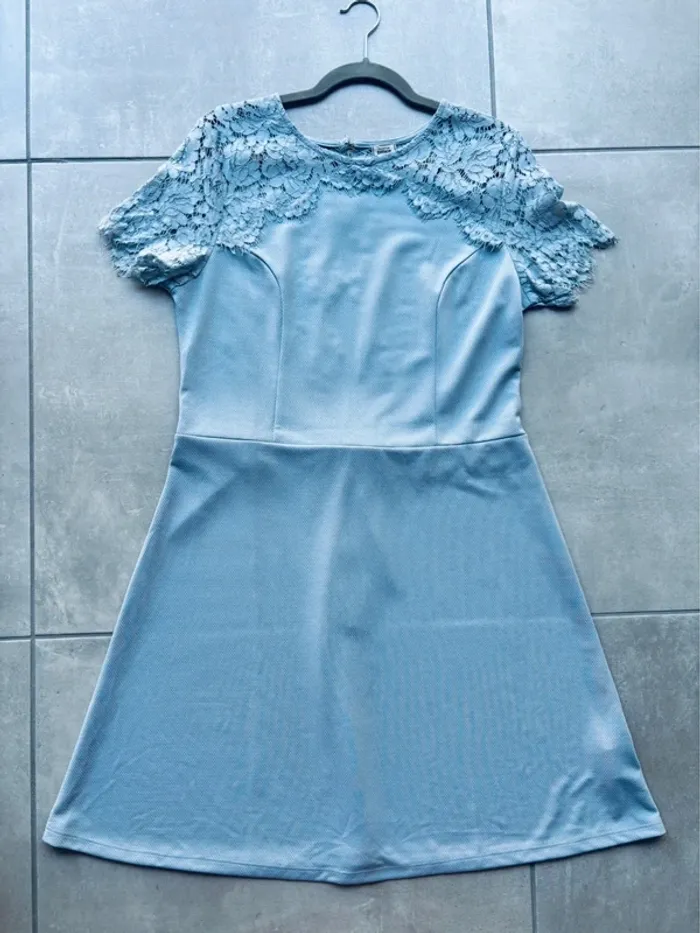 Magnifique robe Pimkie dentelle bleue ciel neuve
