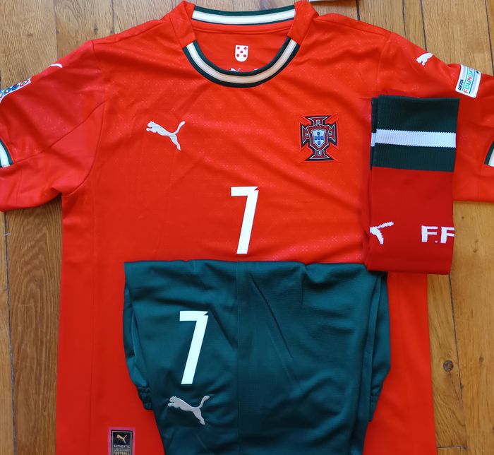 Maillot taille 14 ans Ronaldo Portugal 2026 domicile complet - photo numéro 2