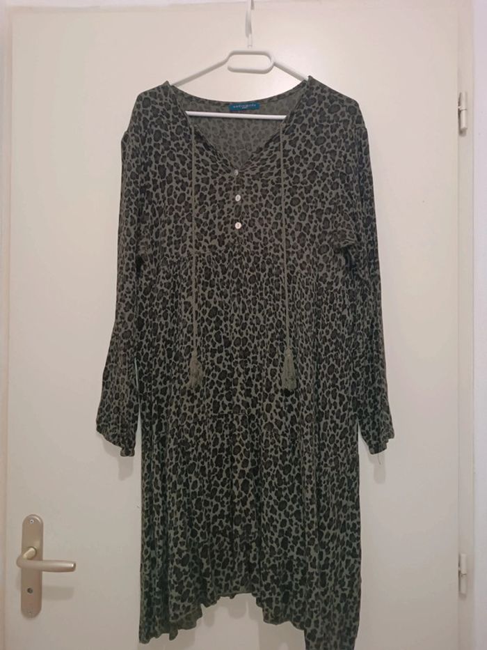 Robe kaki léopard