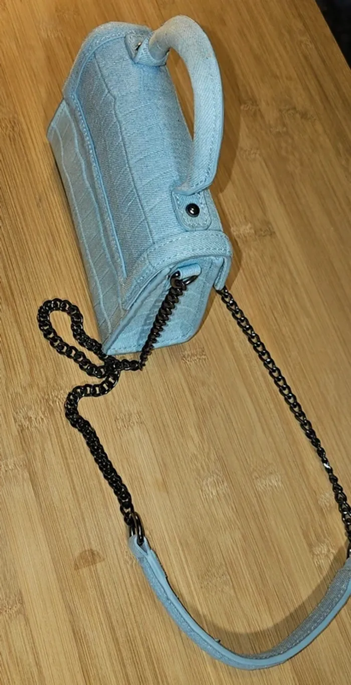 Sac Zara bleu et sa chaîne - photo numéro 3