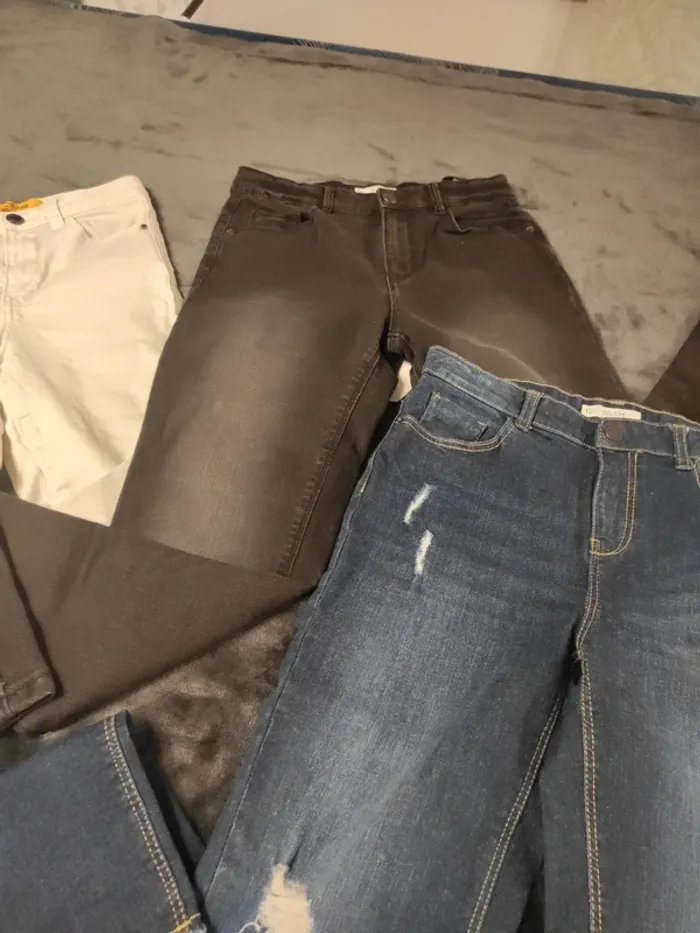 Lot 3 jean's noir/bleu/blanc taille 12 ans - photo numéro 3
