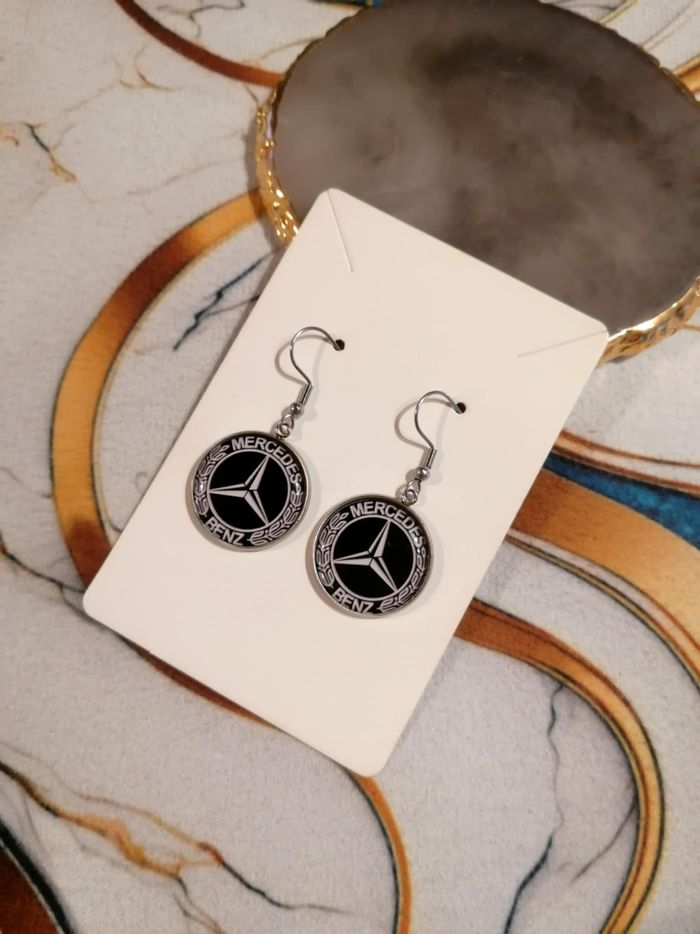 Boucle d'oreille mercedes Benz - photo numéro 2
