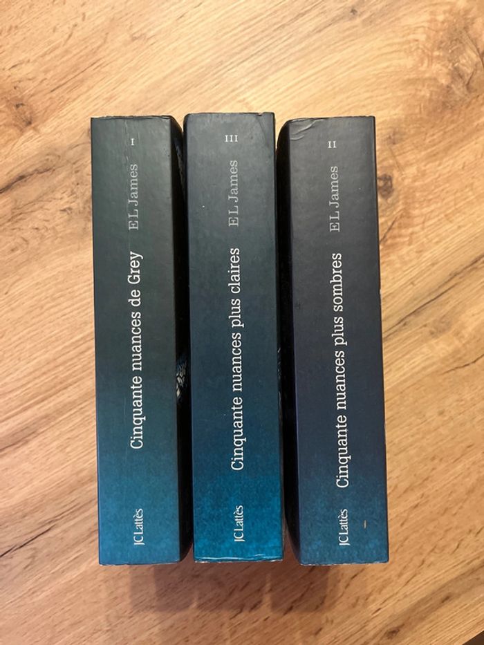Lot 3 livres Cinquante Nuances de Grey - photo numéro 3
